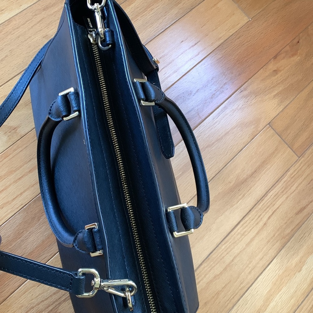 Michael Kors Selma Tote - Picture 10 of 13